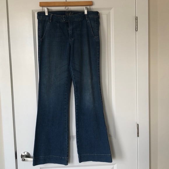 Size 8. Mid-rise Jean. - Picture 1 of 4
